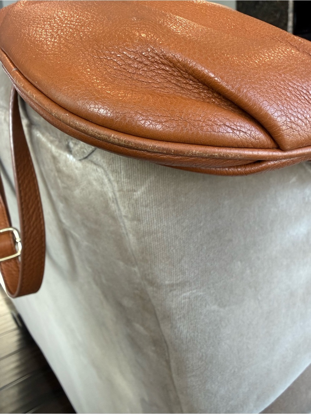Tory Burch Tan Leather Shoulder Bag with Gold & Leather Chain Strap - Picture 5 of 10
